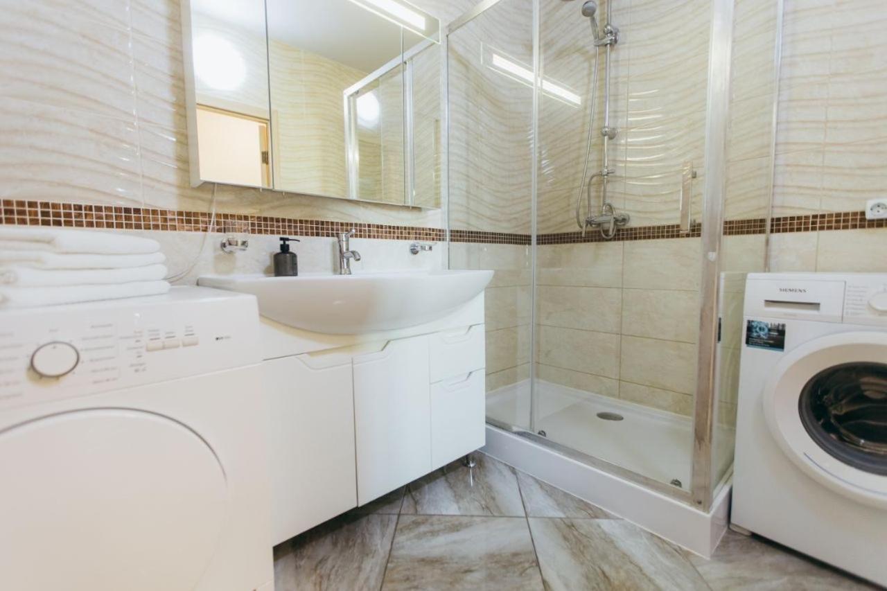 Apartment Atlant Luxury: Spacious Family On Golovna *