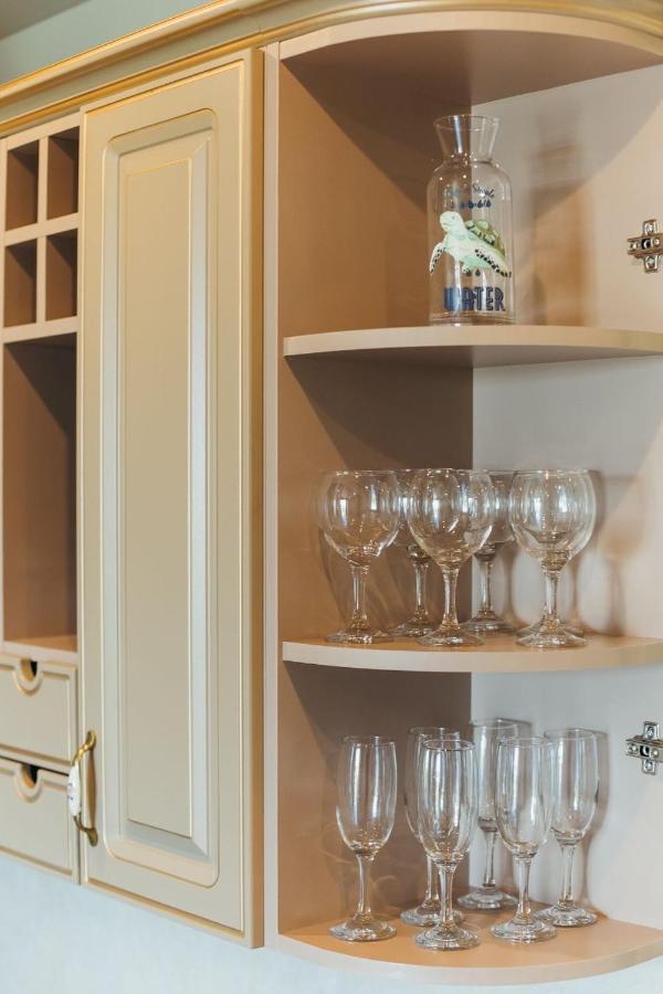 Atlant Luxury: Spacious Family On Golovna Apartment