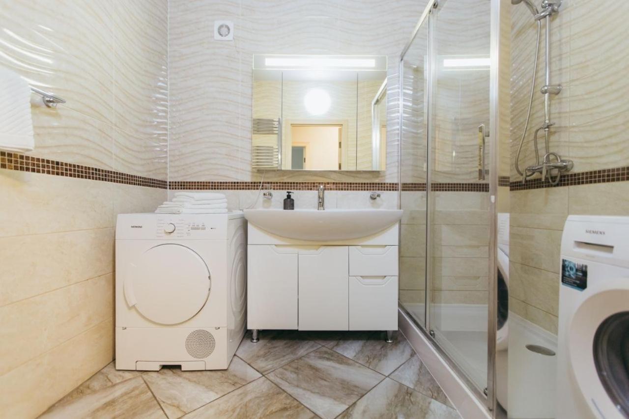 Atlant Luxury: Spacious Family On Golovna Chernivtsi